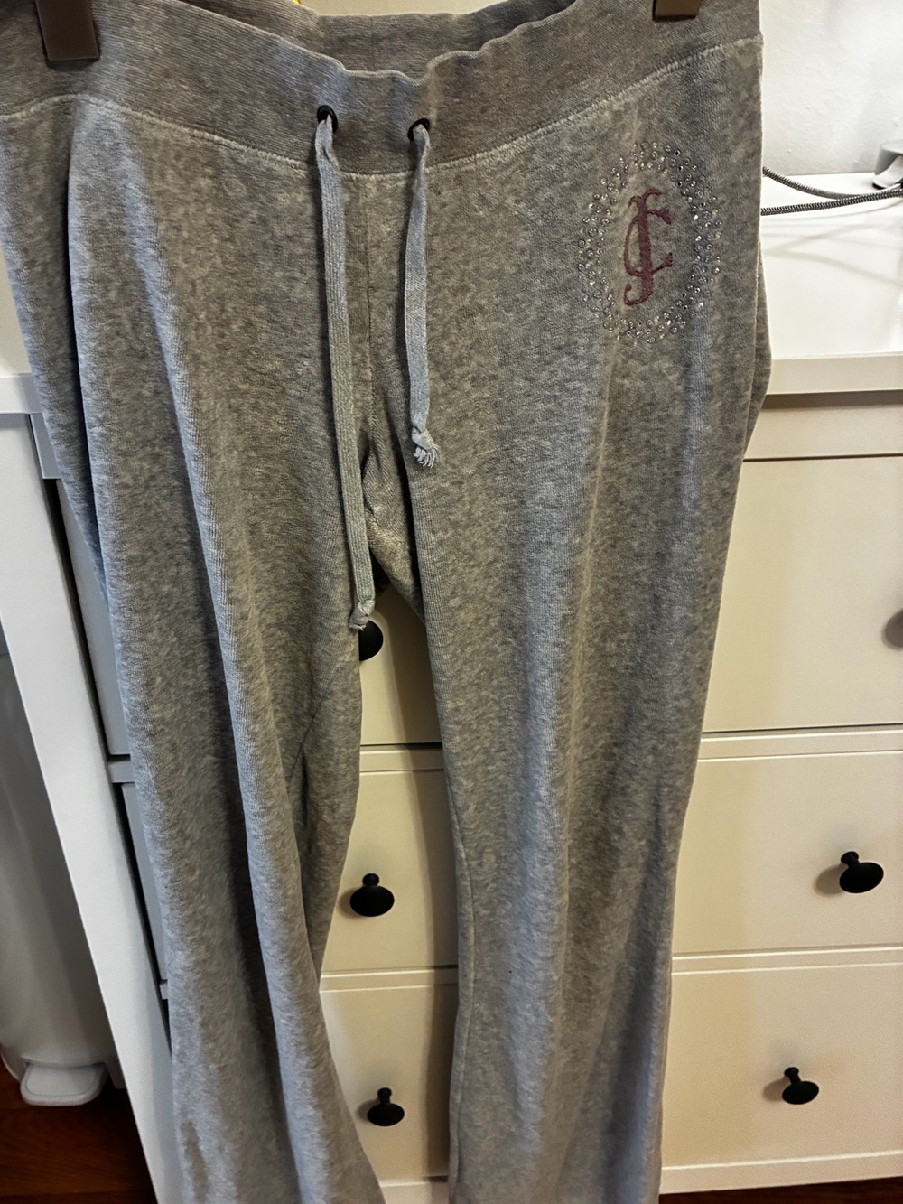 💖 RARE Vintage Juicy Couture Grey Velour Track Pants w/ Rhinestones (Size S) - Picture 2 of 5